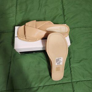 Beautiful 100% New Dolce Vita Giza leather sandle